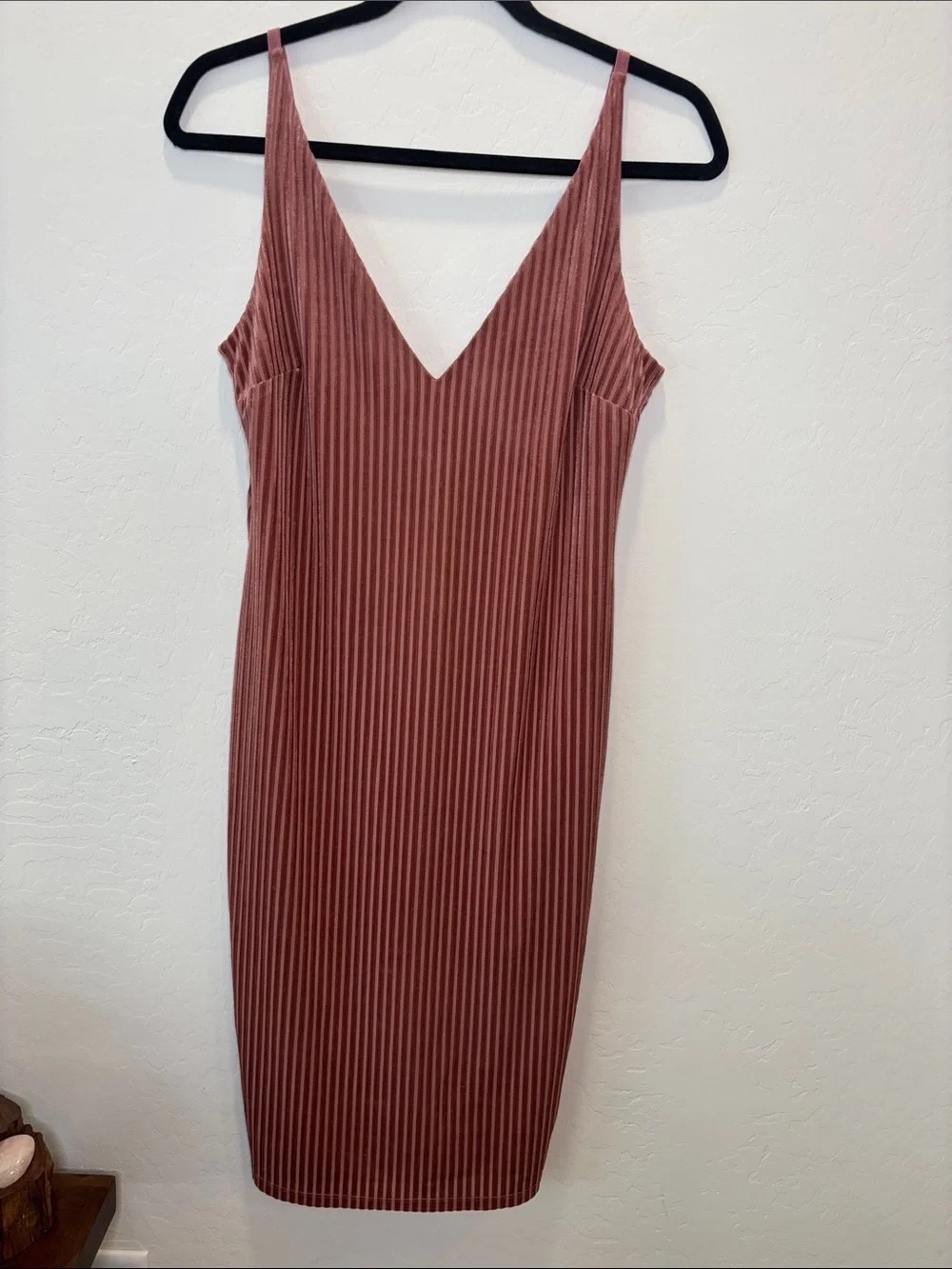 Women’s Sleeveless V-Neck Ribbed Bodycon Dress - Dusty Rose